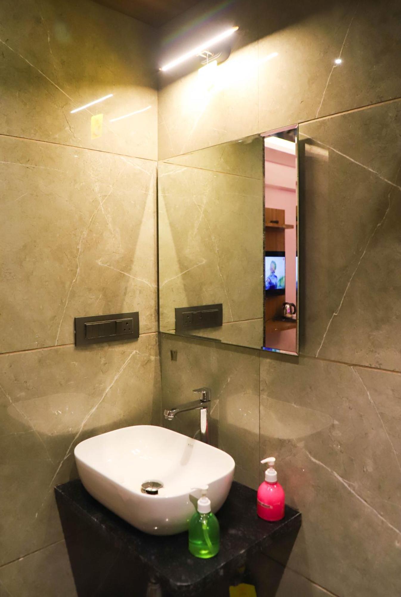 Hotel Aura Inn Airoli ,Digha Нави Мумбаи Экстерьер фото