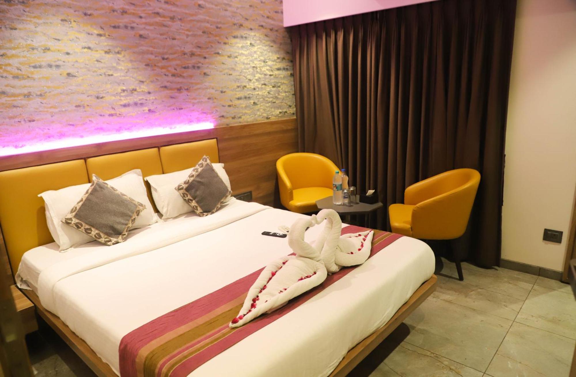 Hotel Aura Inn Airoli ,Digha Нави Мумбаи Экстерьер фото